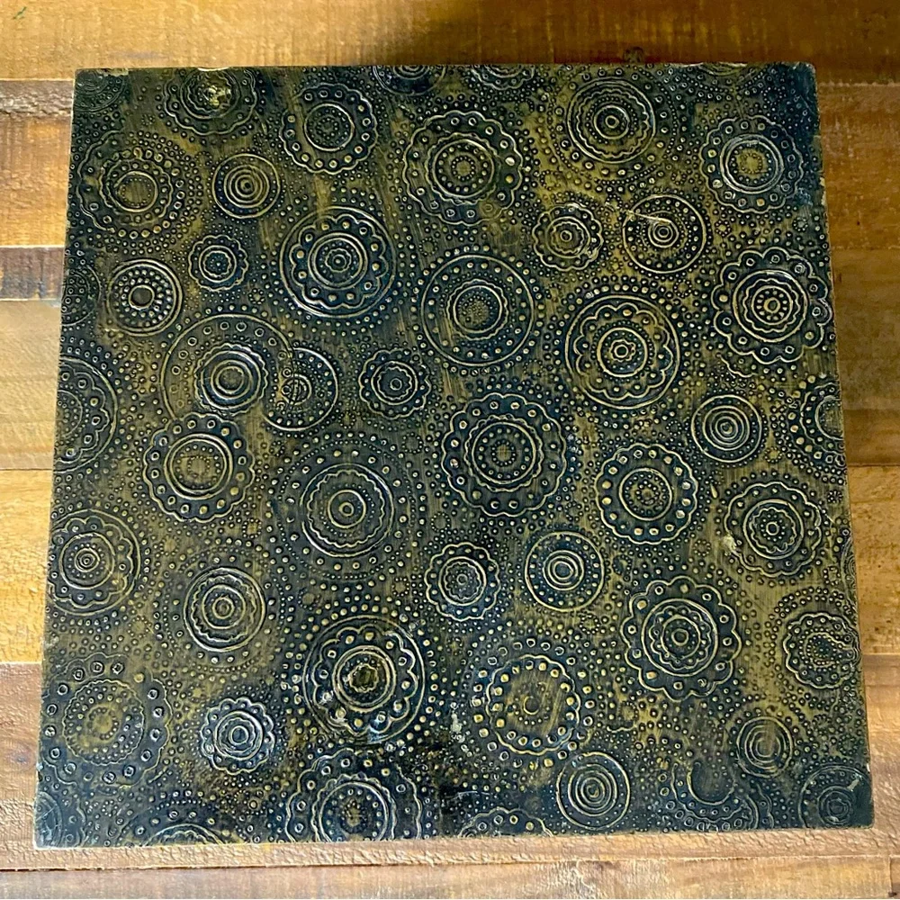 Embossed Storage Box - Picture 4 of 6